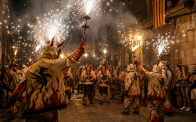 Correfocs en Cataluña: la tradición de fuego que también mueve la economía local